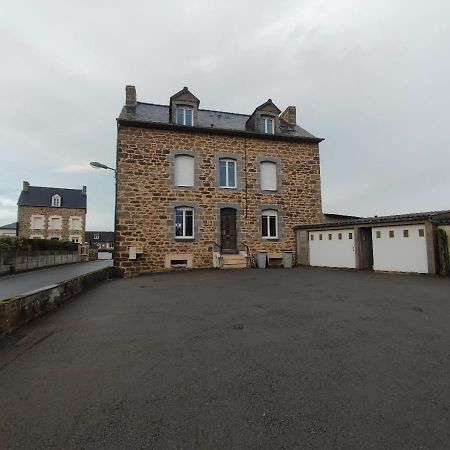 Le Petit Melorien Apartment Saint-Meloir-des-Ondes Luaran gambar